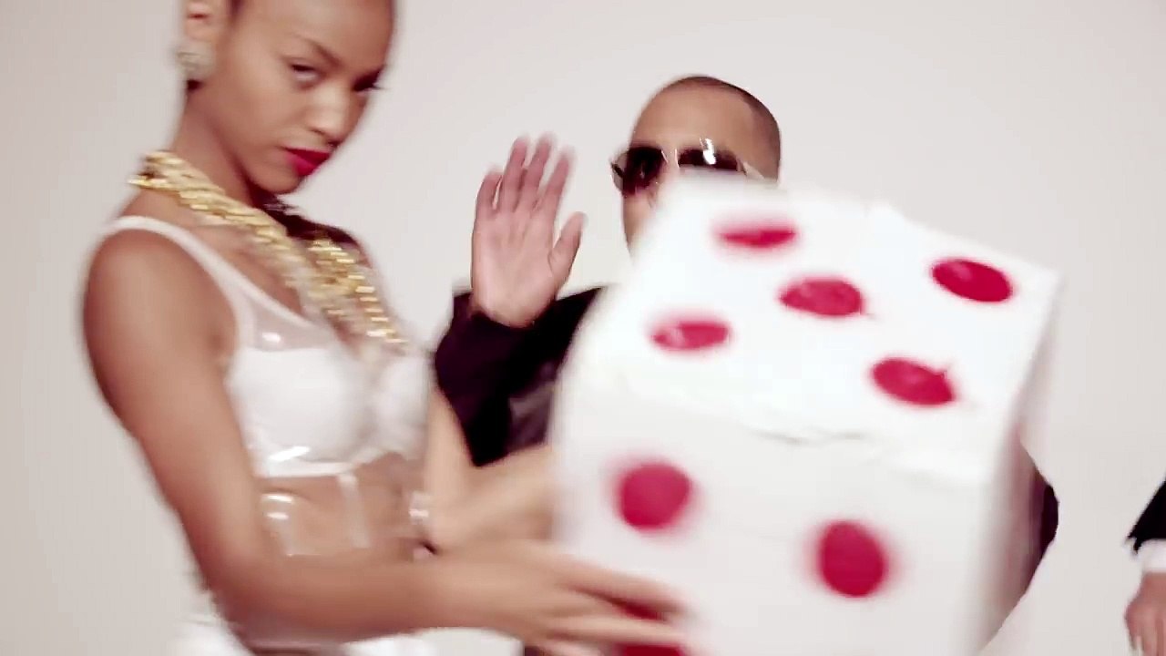 Robin Thicke - Blurred Lines ft. T.I., Pharrell