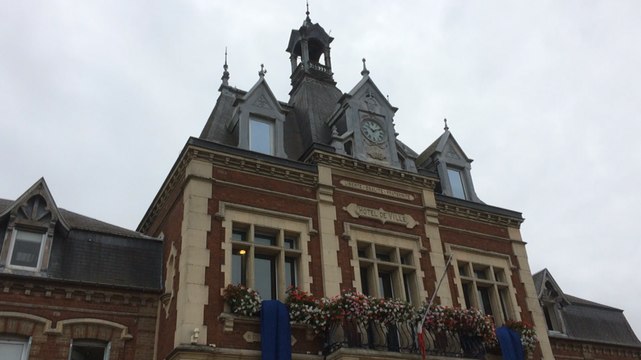 Les habitants pleurent le père Hamel