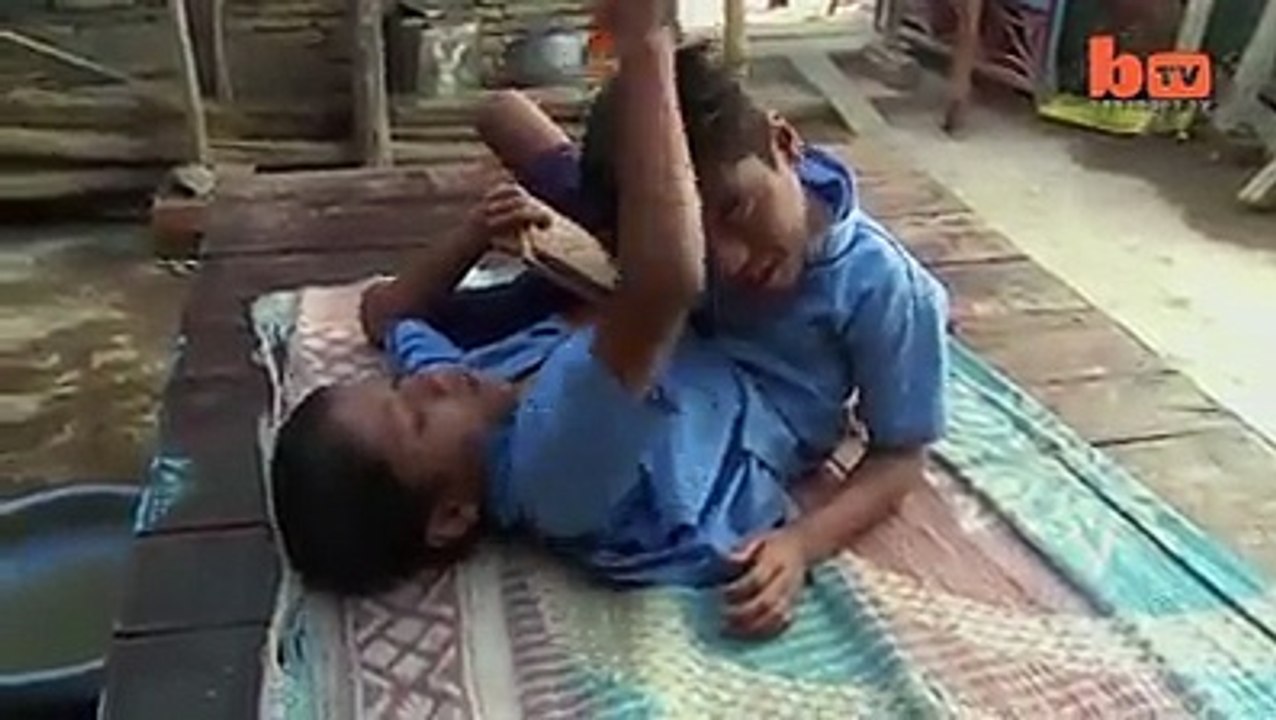 Twins brother (jesy Allah Rakhy usy kon chkhy)