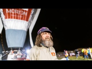 Russian balloonist sets world record