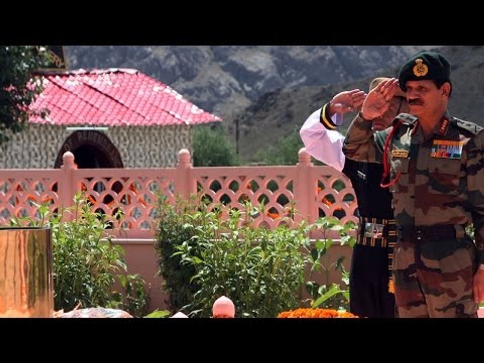 Army Chief Gen. Dalbir Singh pays homage to Kargil War heroes