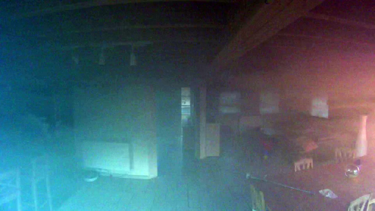 [Partie 1] Une maison prend feu mais est sauvée grâce à une caméra de sécurité