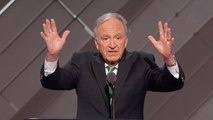 Former senator incorporates sign language in Democratic convention speech