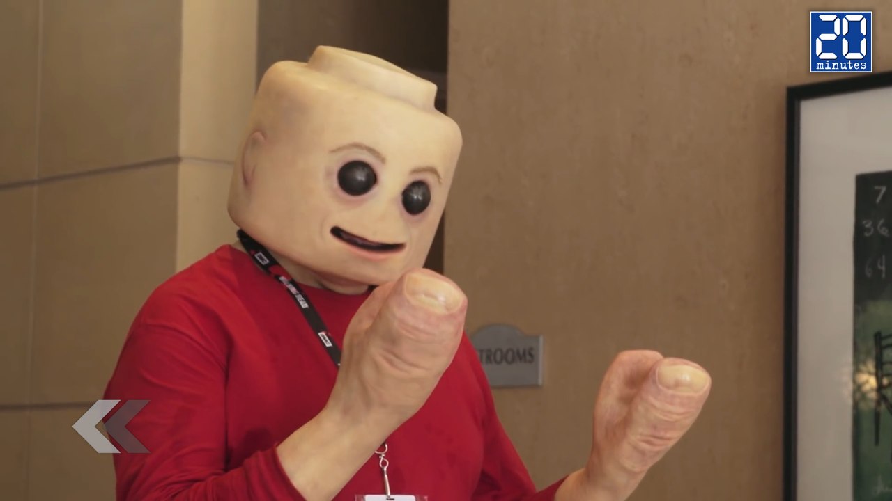 Un cosplay de Lego un peu trop réaliste ! - Le...
