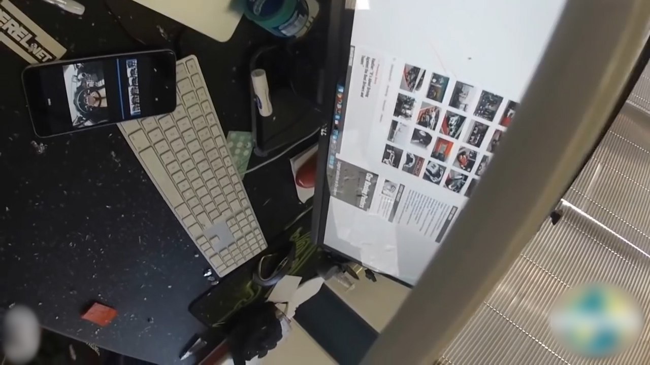 Ce drone vient s'exploser sur un Mac dans un bureau !