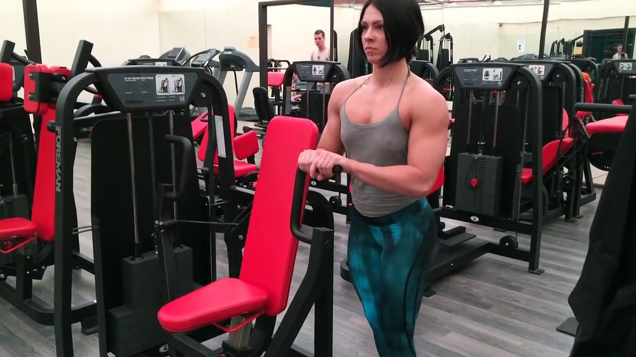 Gorgeous russiang girl pumping her chest