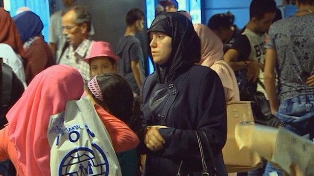 Llegan a España 155 refugiados sirios