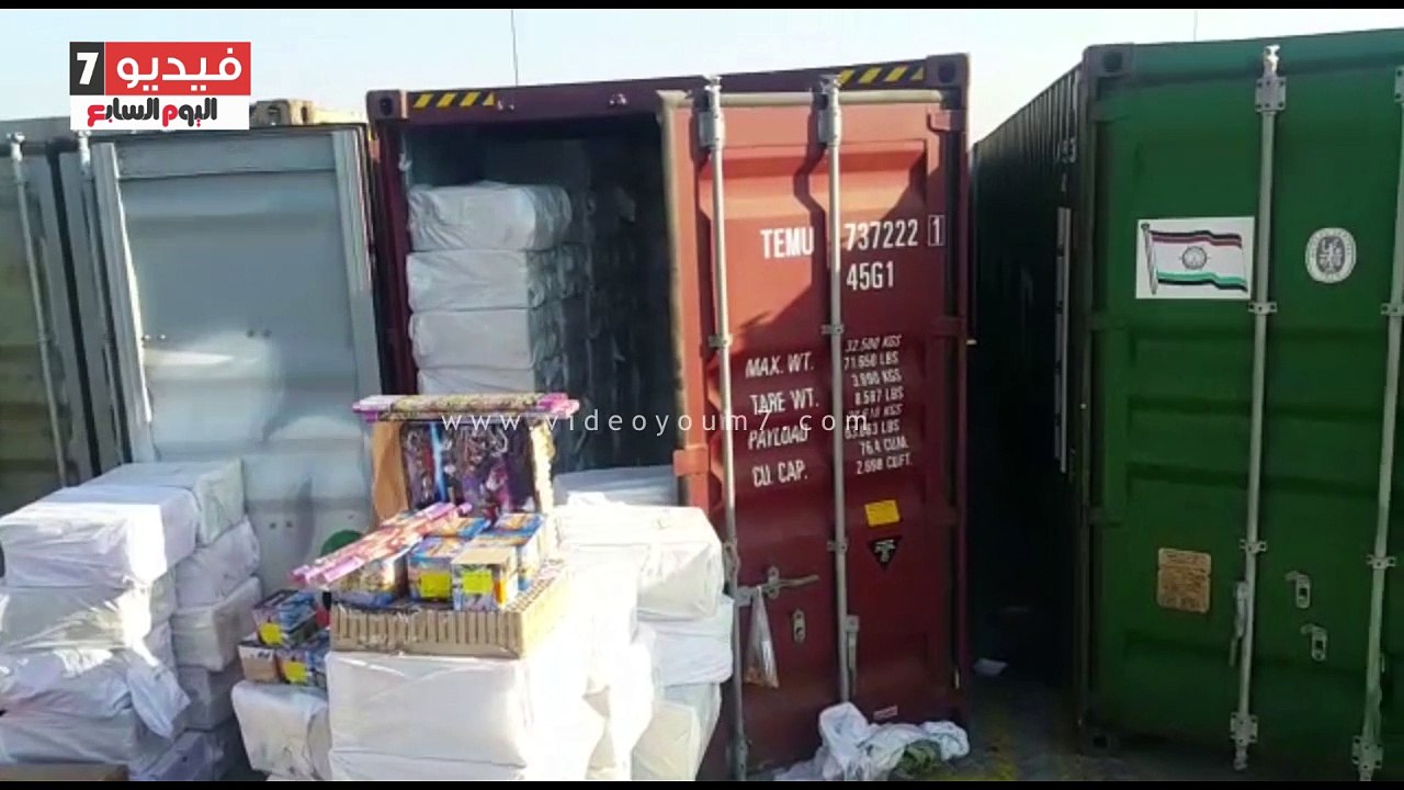 بالفيديو.. تفاصيل ضبط 27 طن ألعاب نارية داخل حا...