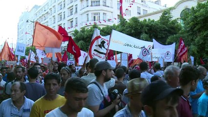 Tunisians rally against bill that would pardon graft