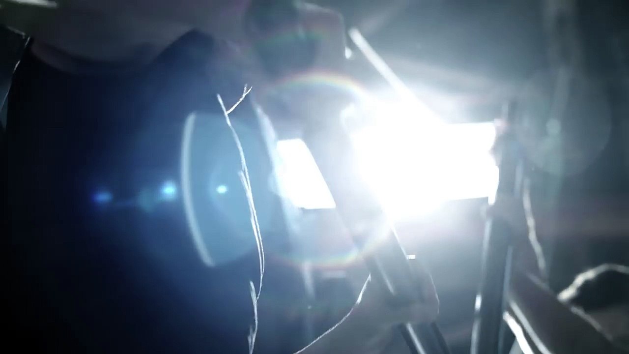 Mercedes-Benz 2017 C-Class Coupe Commercial – “Beam'