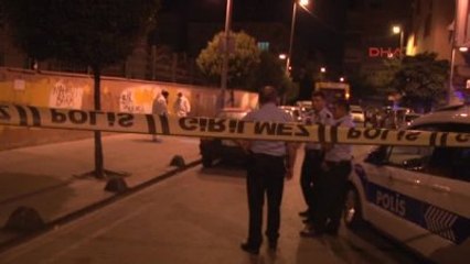 Küçükçekmece'de Çöpten Halıya Sarılı Ceset Çıktı: 2 Kişi Gözaltında