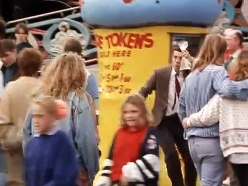 Mr Bean - Wins a goldfish -- Mr. Bean gewinnt einen Goldfisch