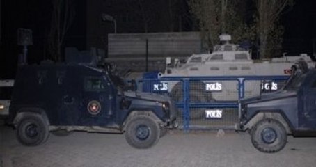 Hakkari'de Polise Bombalı Saldırı: 2 Şehit, 11 Yaralı