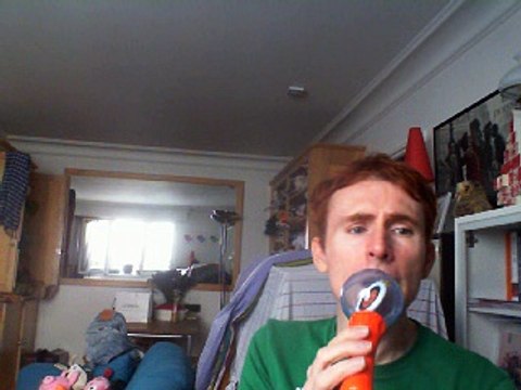 Wiwi égratigne l'assassin assassiné de Julien Clerc