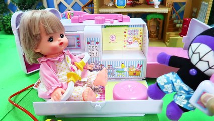 メルちゃん うさぎさんきゅうきゅうしゃ 救急車 病院でお医者さんごっこ  アンパンマン ばいきんまん Baby Doll Hospital Toys