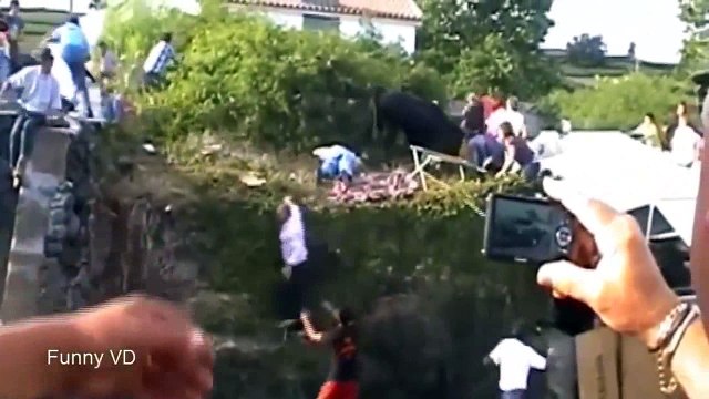 Funny video Compilation 2016 - FUNNY CRAZY Bull Fails - Most Awesome BullFighting Festival
