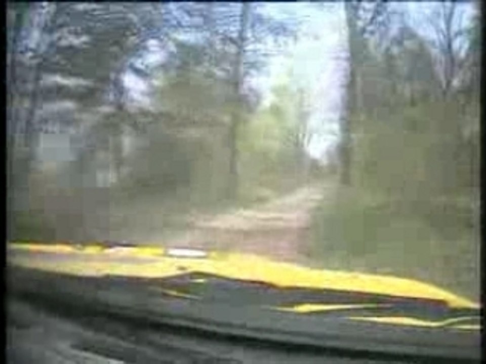 Camera embarque xavier villepreux rallye auxerre 2007 es3
