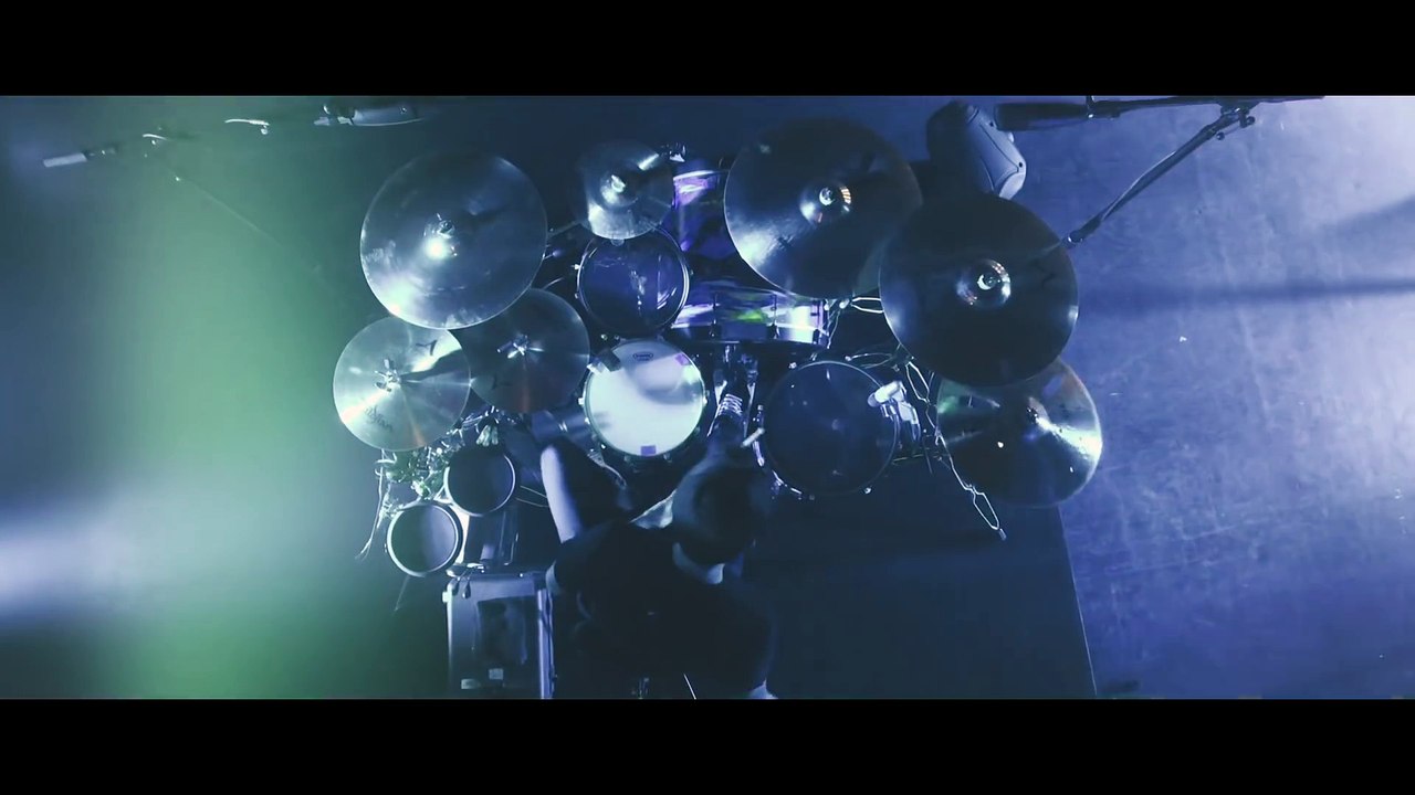 Bring Me The Horizon - Avalanche (Official Video)