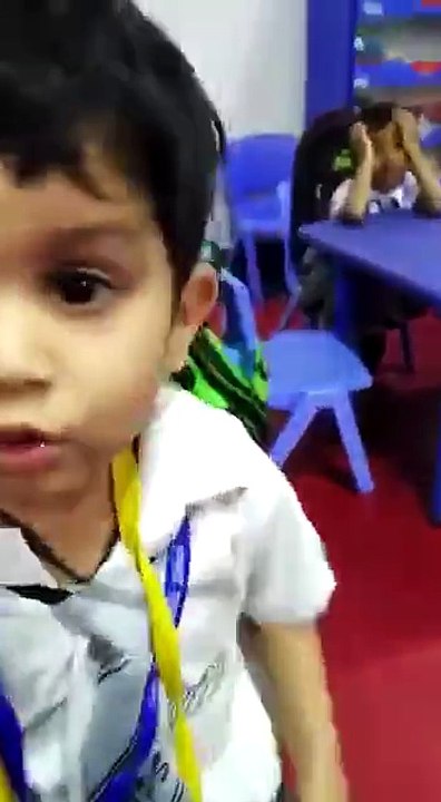 Gullabi Ankhein, How cute this kid is singing 3