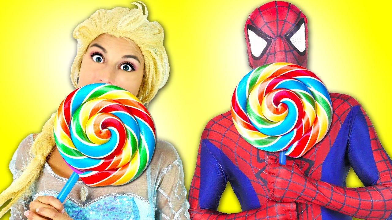 Spiderman vs Candy land w\ Frozen Elsa Magic wardrobe & Superman in Real Life Superheroes