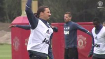 MU : les premiers pas d'Ibrahimovic à l'entraînement