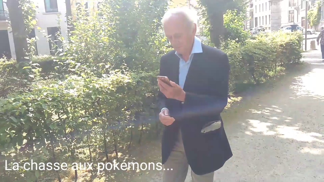 A 90 et 95 ans, ils testent l'application Pokémon Go