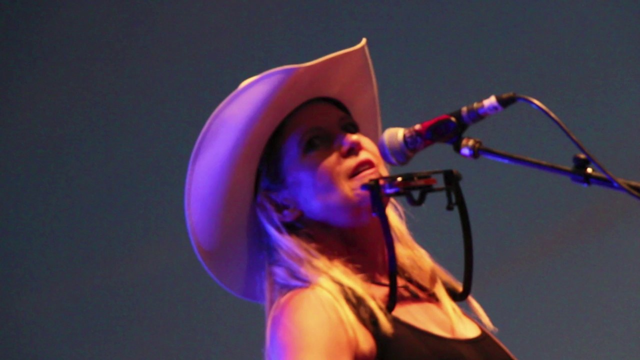 KIM CARSON