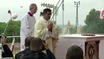 Le pape François tombe à Jasna Gora !