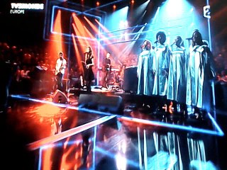 Synapson & Tessa B / Going Back To My Roots