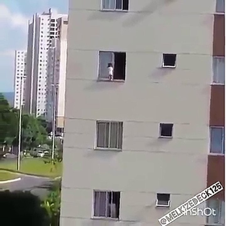 Kapı ve pencerelerimizi kapalı tutalım. Neden mi? İyi izleyin lütfen