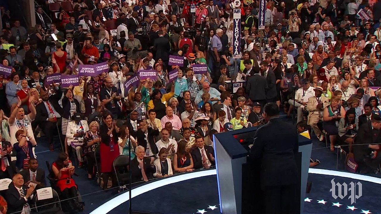 Jesse Jackson leads 'Hillary time' chant at Democratic convention