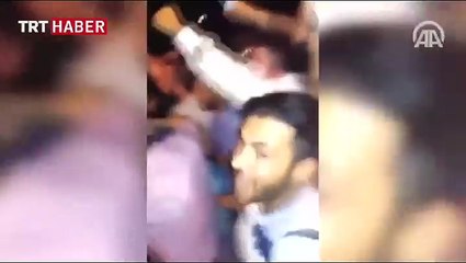 Havalimanında vatandaşların tanktan askeri çıkarma anı