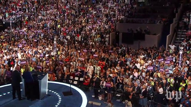 Watch Gabby Giffords wow convention crowd