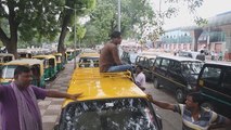 Prosigue la huelga de taxistas por las aplicaciones móviles en la India