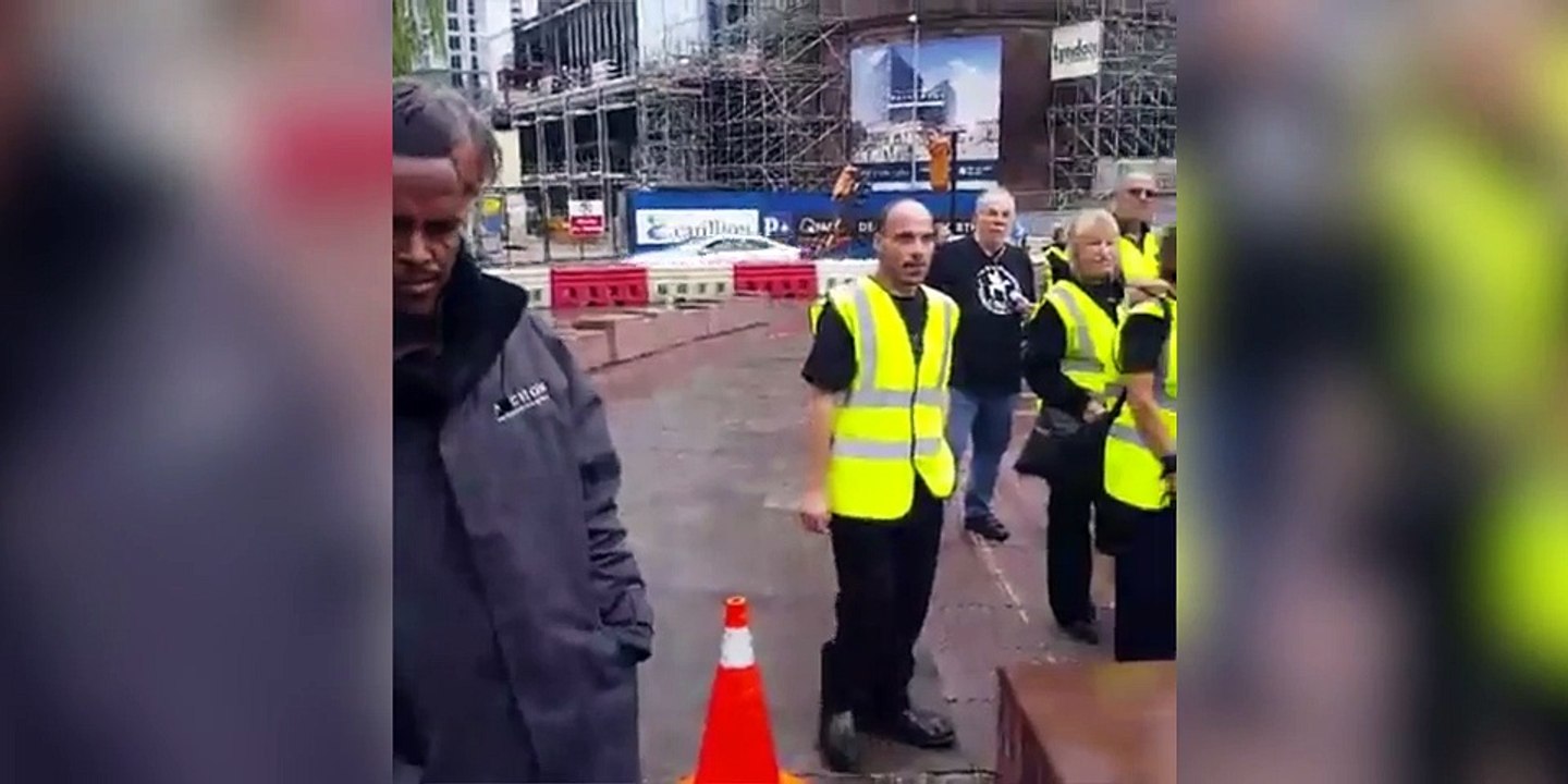 Manchester Evening News_Shameless star Pauline McLynn joins march against greyhound racing 25Jul16