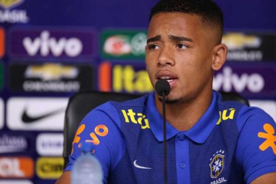Gabriel Jesus diz que 'negociação está quase confirmada', mas não revela clube