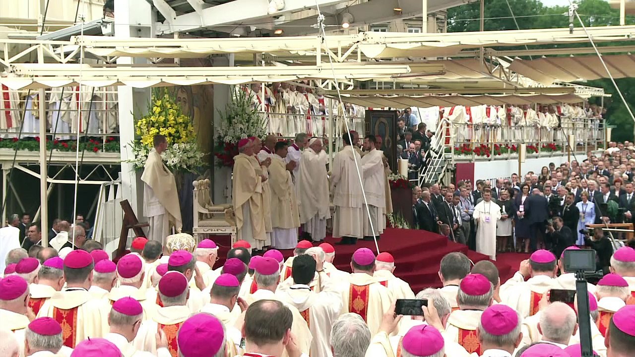 Première messe célébrée par le pape François en Pologne