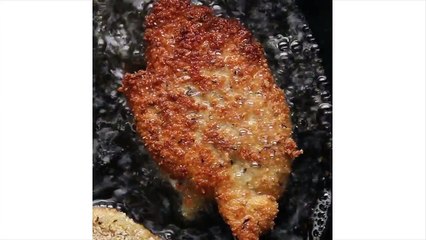Chicken Parmesan-Stuffed Garlic Bread