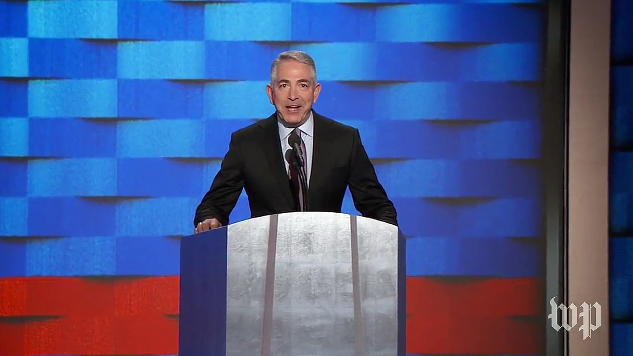 'Donald Trump, you're no Ronald Reagan': Republican at Democratic convention