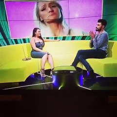 Sa robe s'ouvre en plein «twerking» à la télé