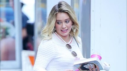 Ein Fremder möchte Hilary Duff einen Antrag machen