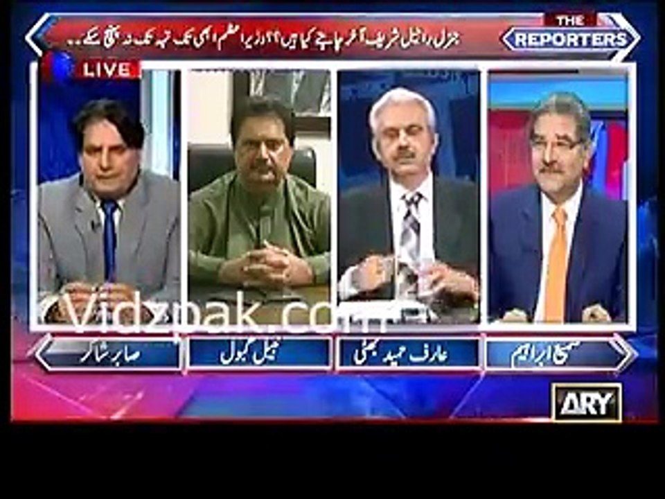 “پاکستان کی حکومت امریکہ کو یہ پیغام دے رہی ہے کہ ہماری فوج حکومتی معاملات میں دخل اندازی کررہی ہے اور ہمیں کام نہیں کرنے دیا جارہا ۔”سینئیر تجزیہ کار کا انکشاف