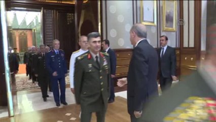 Cumhurbaşkanı Erdoğan, Genelkurmay Başkanı Akar ve Beraberindeki Yaş Üyelerini Kabul Etti