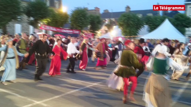 Fête des remparts. La nuit a été chaude à Dinan