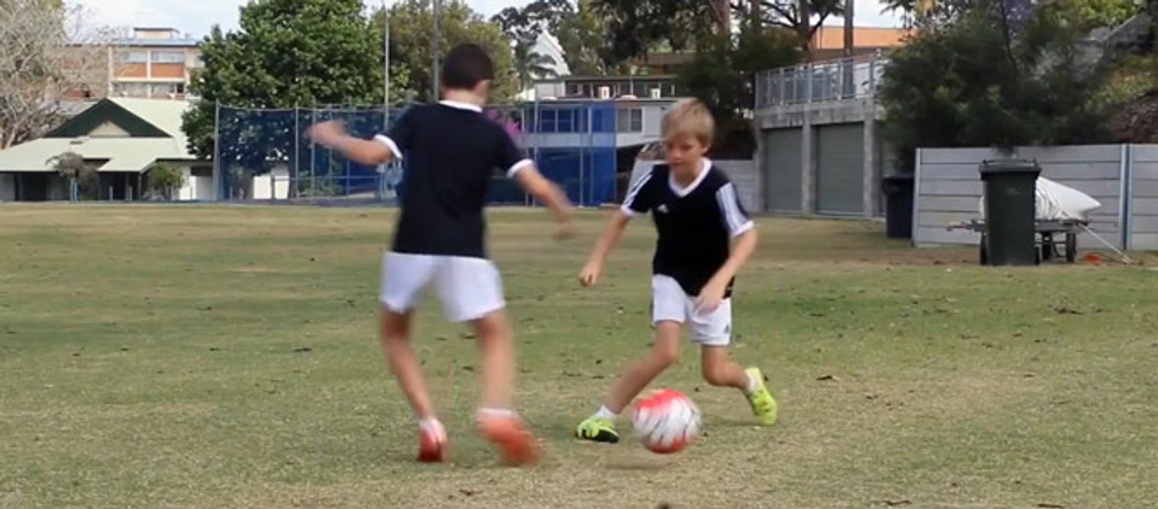 Ces minots vous apprennent des gestes techniques de fou !