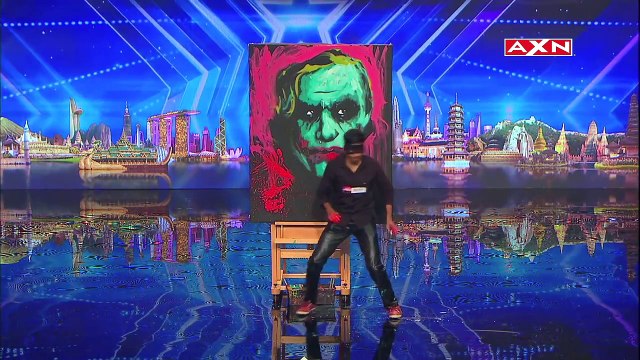Vilas Nayak Paints Giant Portrait In 2.5 Minutes