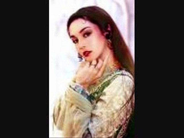Nigahen mila kar badal jane waale  Noor Jahan
