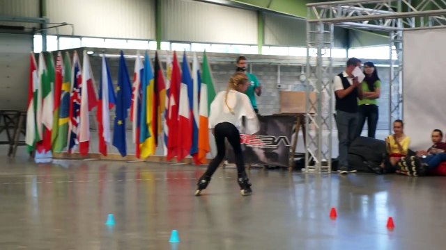 Vidéo. Cette fille défie toutes lois de gravité avec ses patins... le jury reste bouche bée.