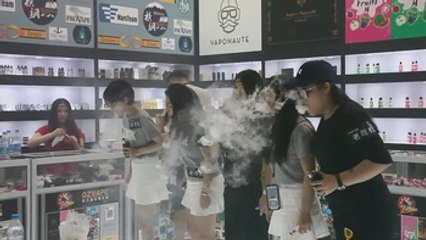 Los "vapeadores" reúnen a un millar de personas en China