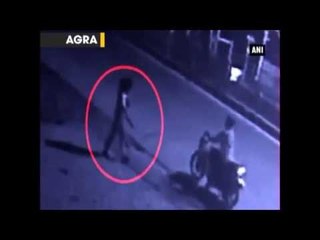 Watch: Two motorcycle-borne men kidnap child